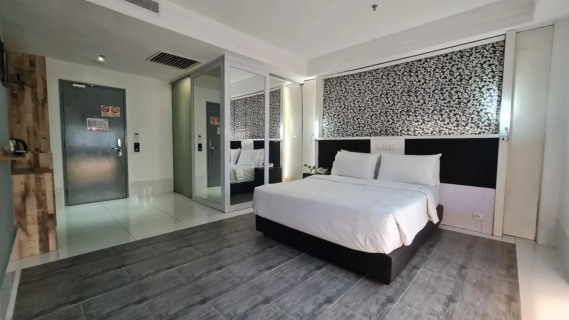 Arenaa Star Hotel Куала-Лумпур 3*,